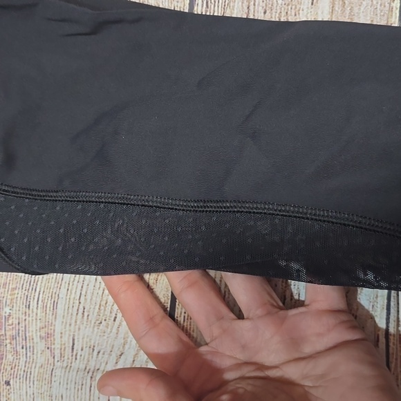 Lululemon leggings 25" size 4 - Picture 4 of 9